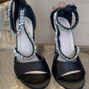 Women’s dressy open toe satin heels/sandals